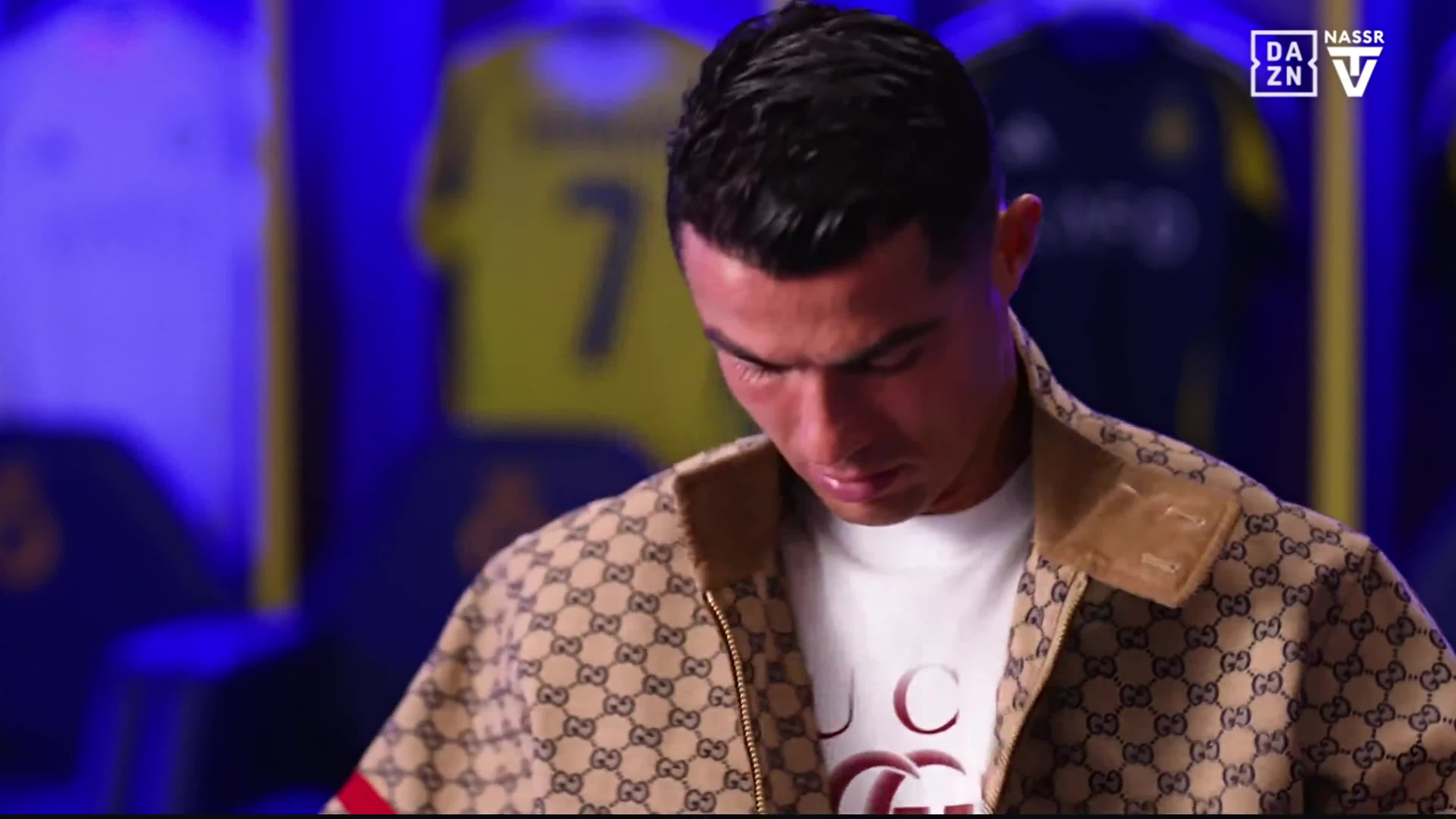 九游官方正版手游关于刷新纪录首场状态出色，掘金观众沸腾！，C罗重返赛场比赛高潮迭起的信息