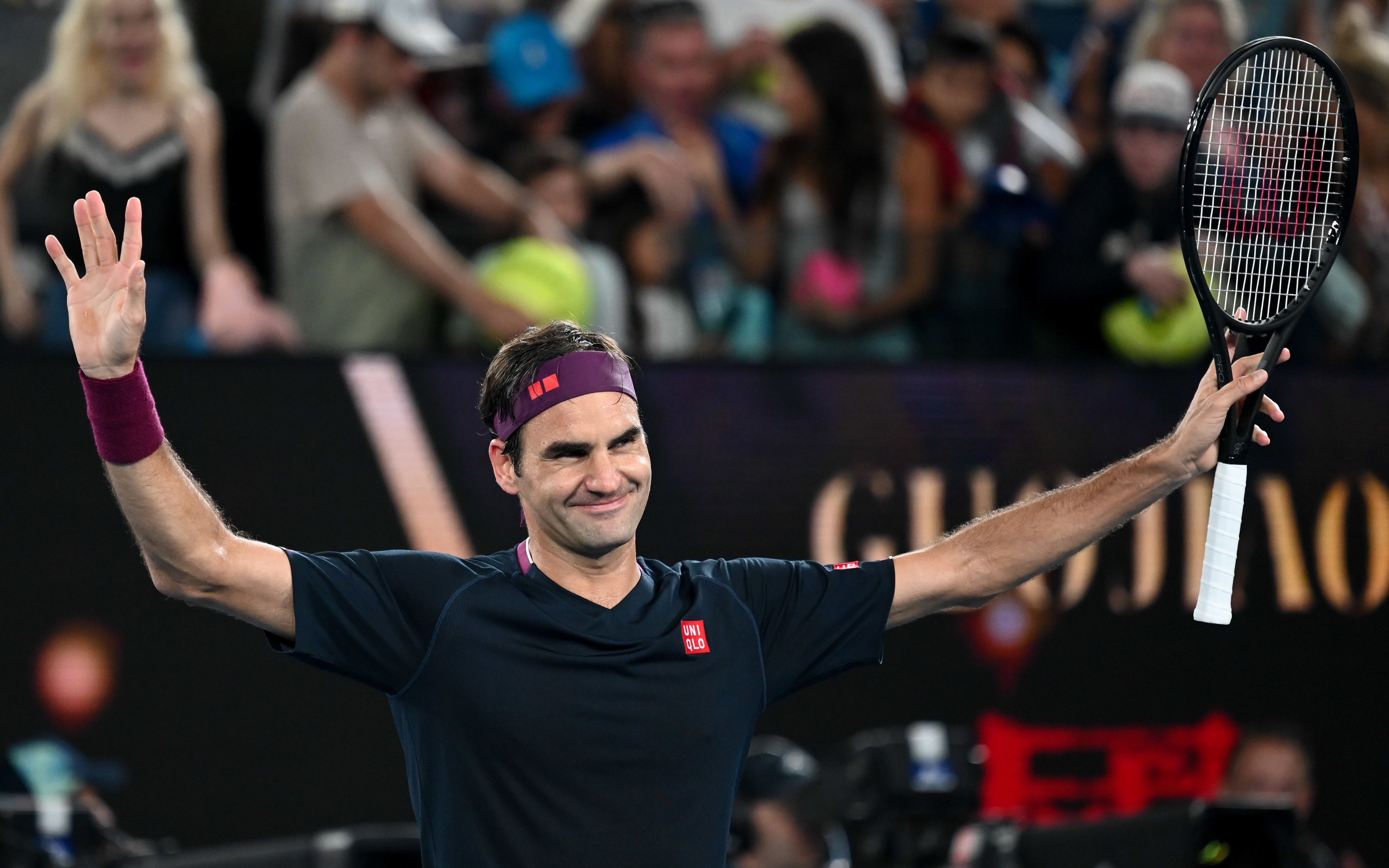 费德勒回归赛场,大胜首场状态亮眼,MAD观众沸腾!  费德勒回归赛场,大胜首场状态亮眼,MAD观众沸腾!